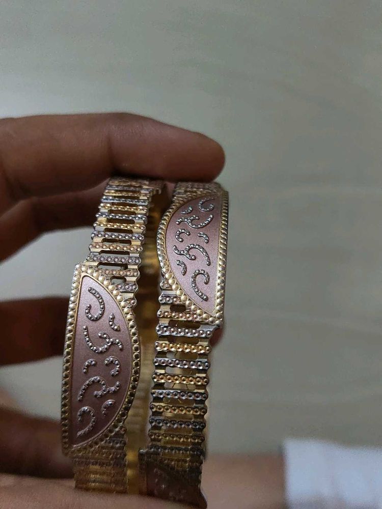 Gold Tone Bangle Bracelet