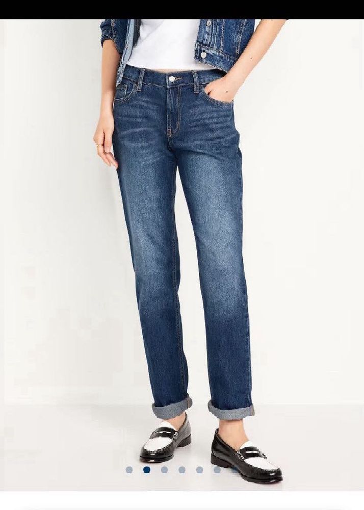 Old Navy Mid-Rise Wow Straight Jeans