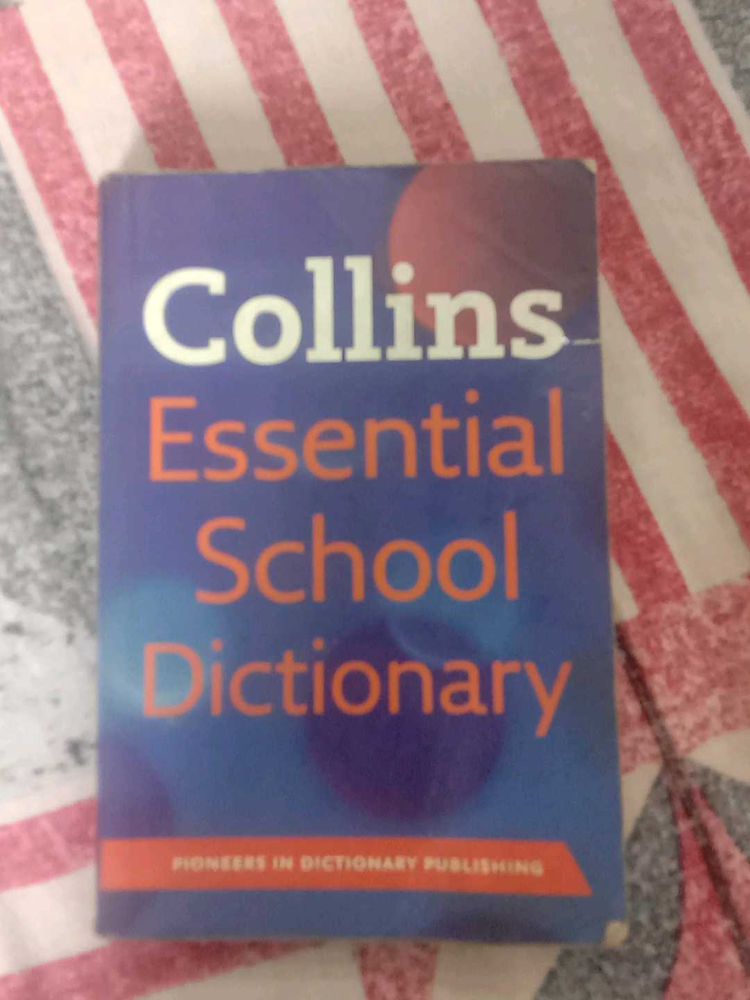 Collins Essential School Dictionary