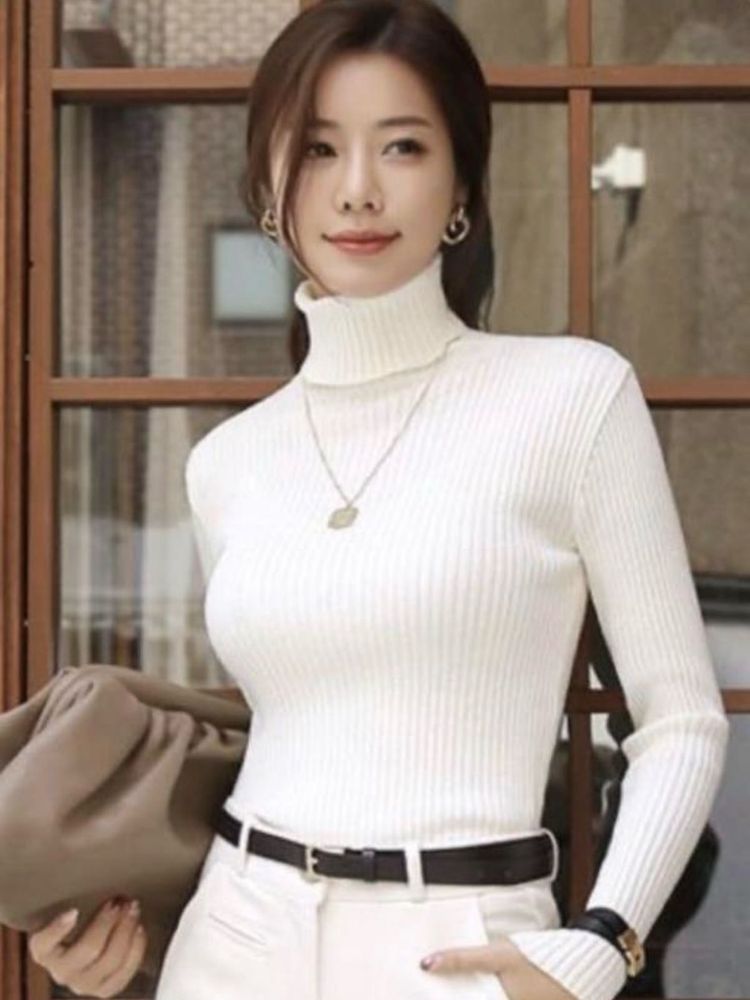 Elegant White Turtleneck Top