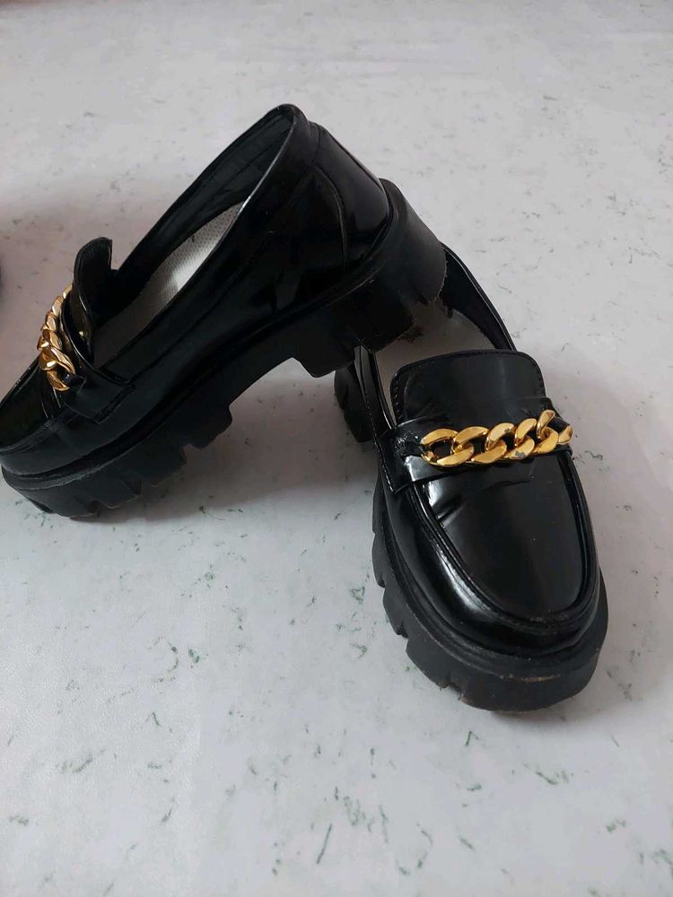 Chunky Chain Loafers