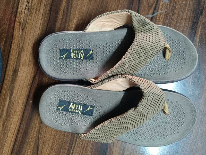 Comfortable Daego Italy Thong Flipflops