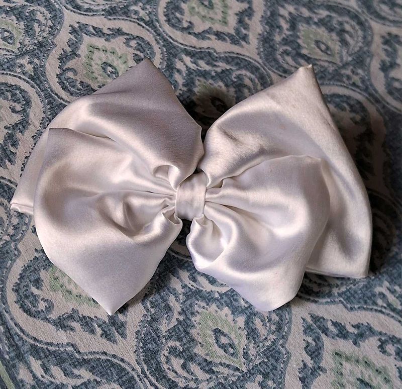 White Hair Bow