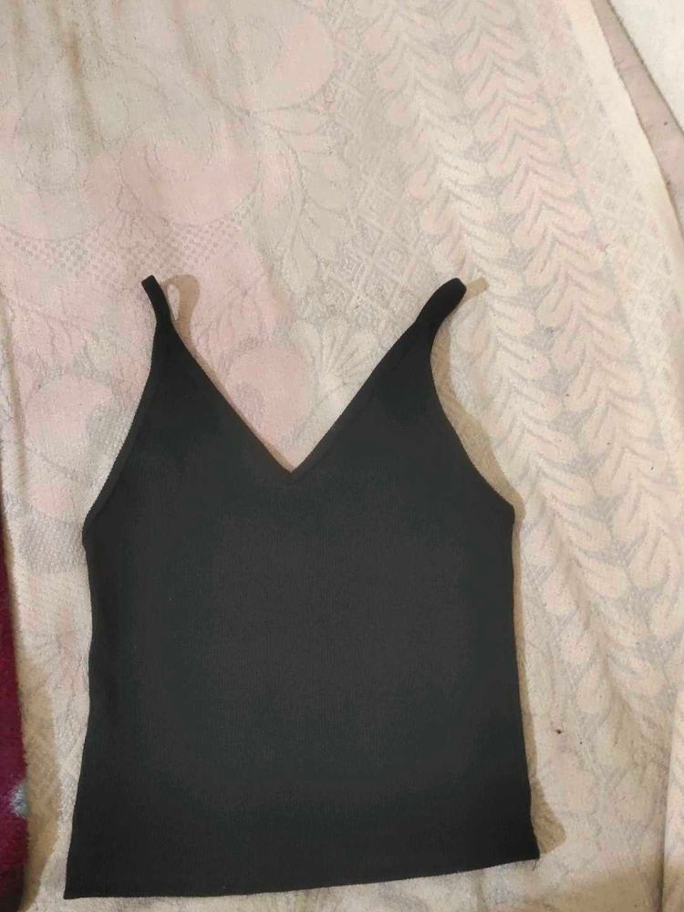 Black Sleeveless Crop Top