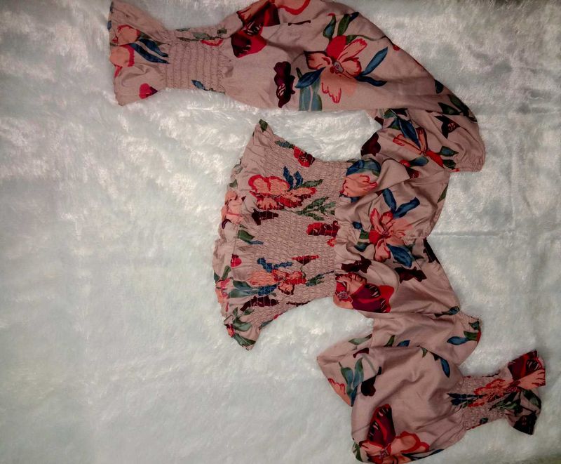 Beautiful Floral Print Sweet Heart Neck Crop Top