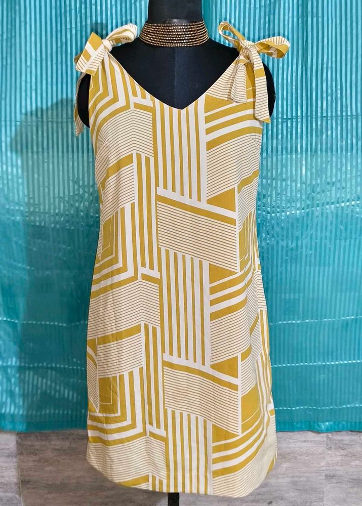 Size M🎁Buy 2 Get 1 Free🎁Mustard Showroom Dress