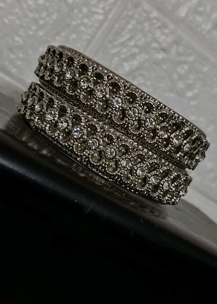 Elegant Bangle Set