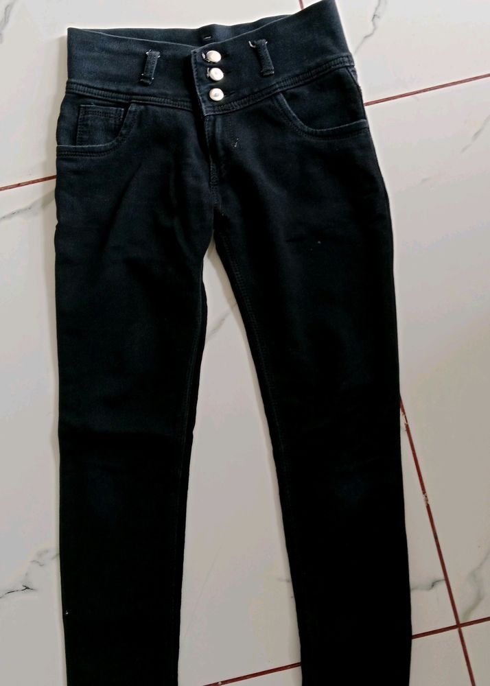 Dark Black High-waisted Jeans