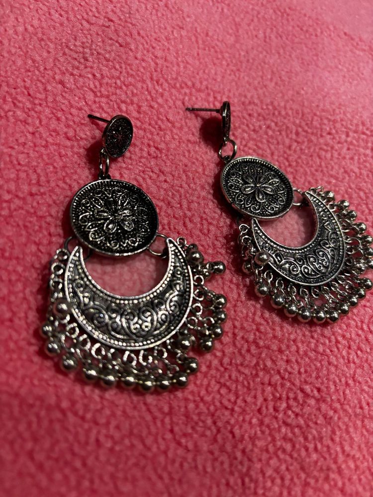 Oxidised Material Drop Earring