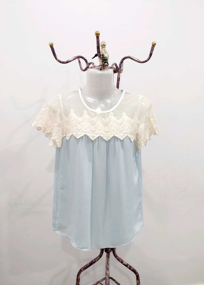 Cute Blue &amp; Lace Top