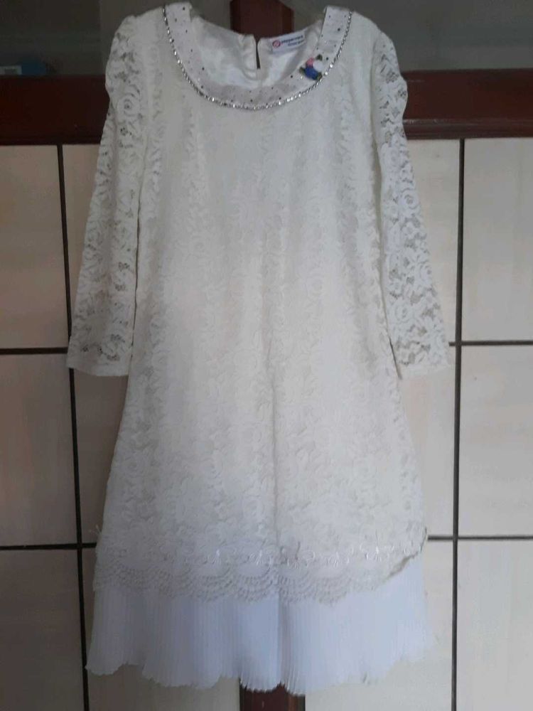 Elegant White Lace Dress