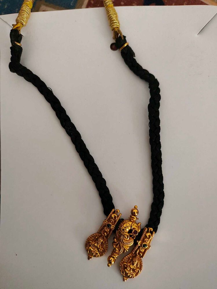 Elegant Black Thread Necklace