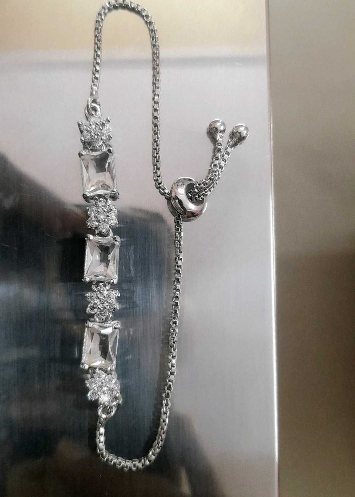 AD Beautiful Elegant 😍 Bracelet