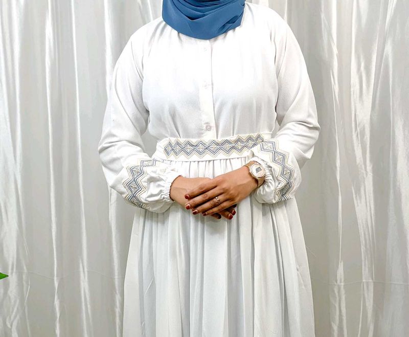 Feeding Friendly Gown