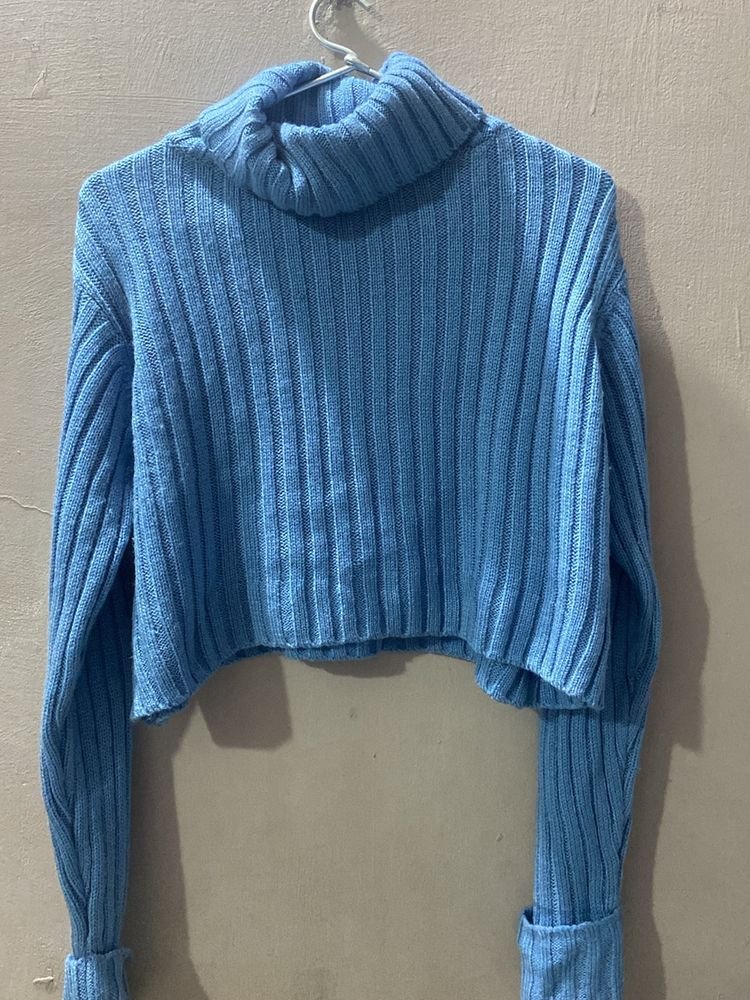 Cropped Turtle Neck pullover
