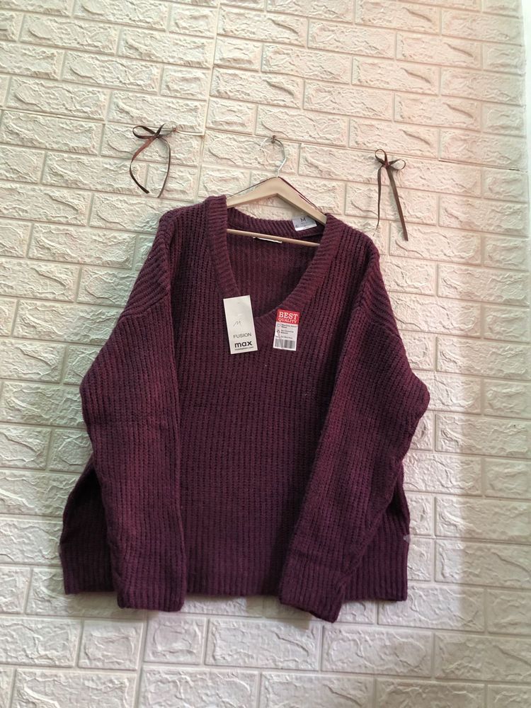 Burgundy Knit V-Neck Sweater👜🕶️