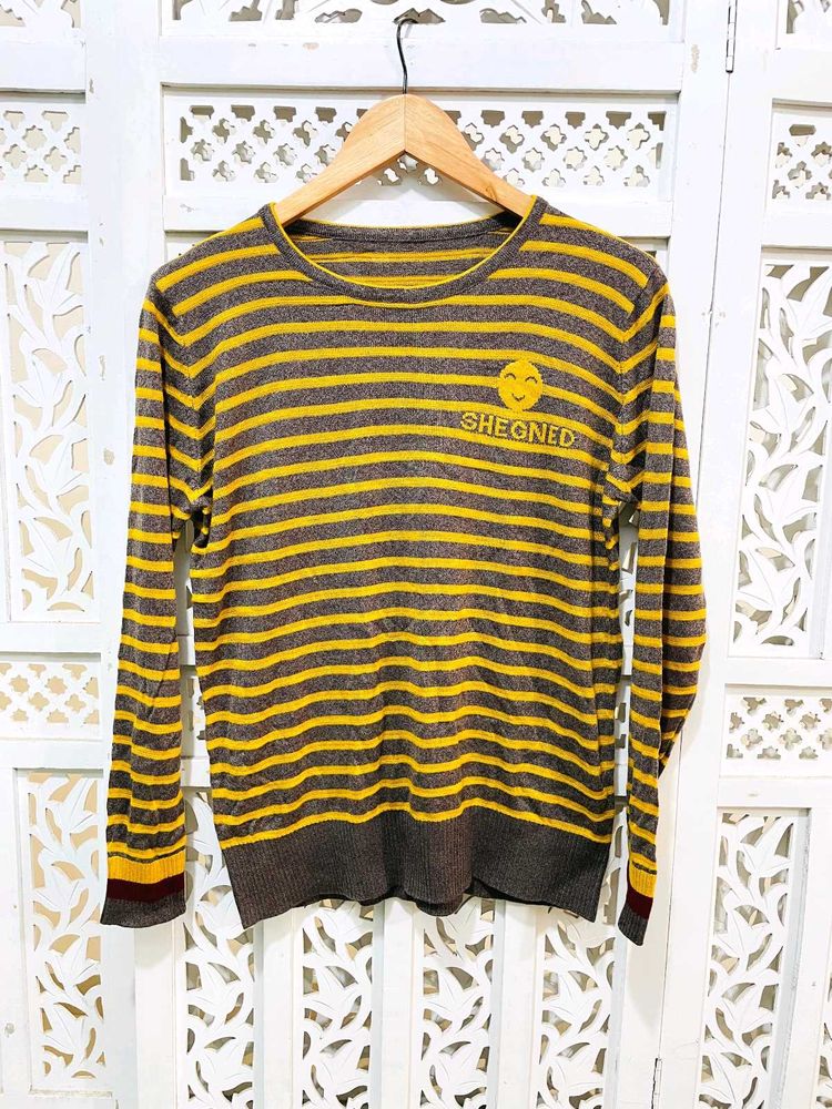 Pullover Top ()