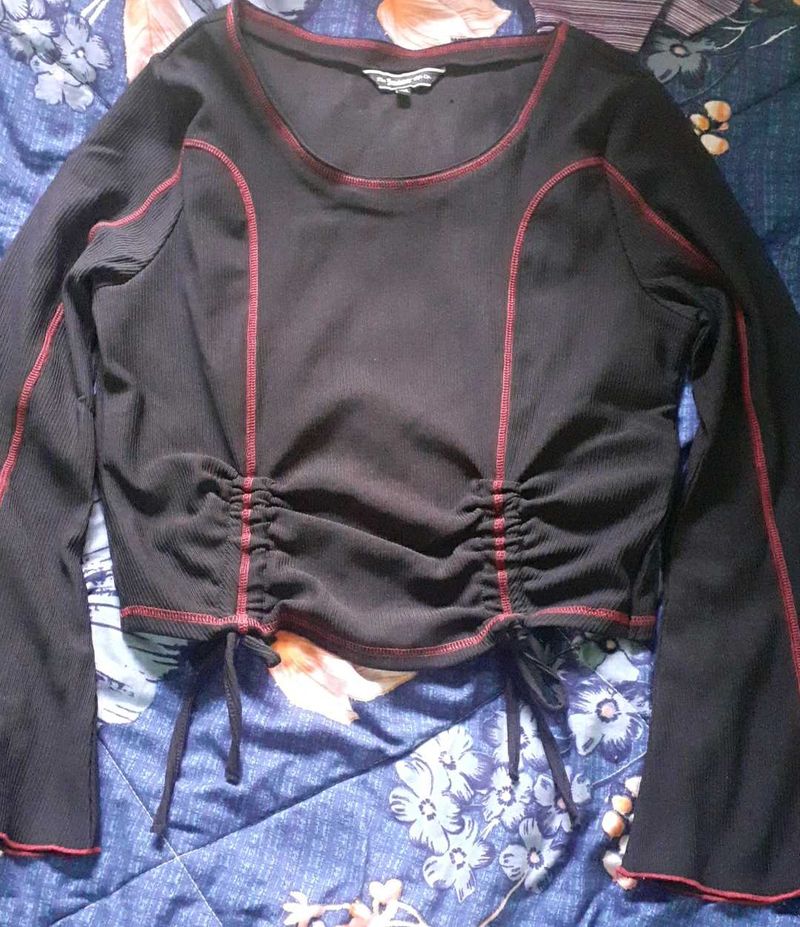 Black Long Sleeve Crop Top