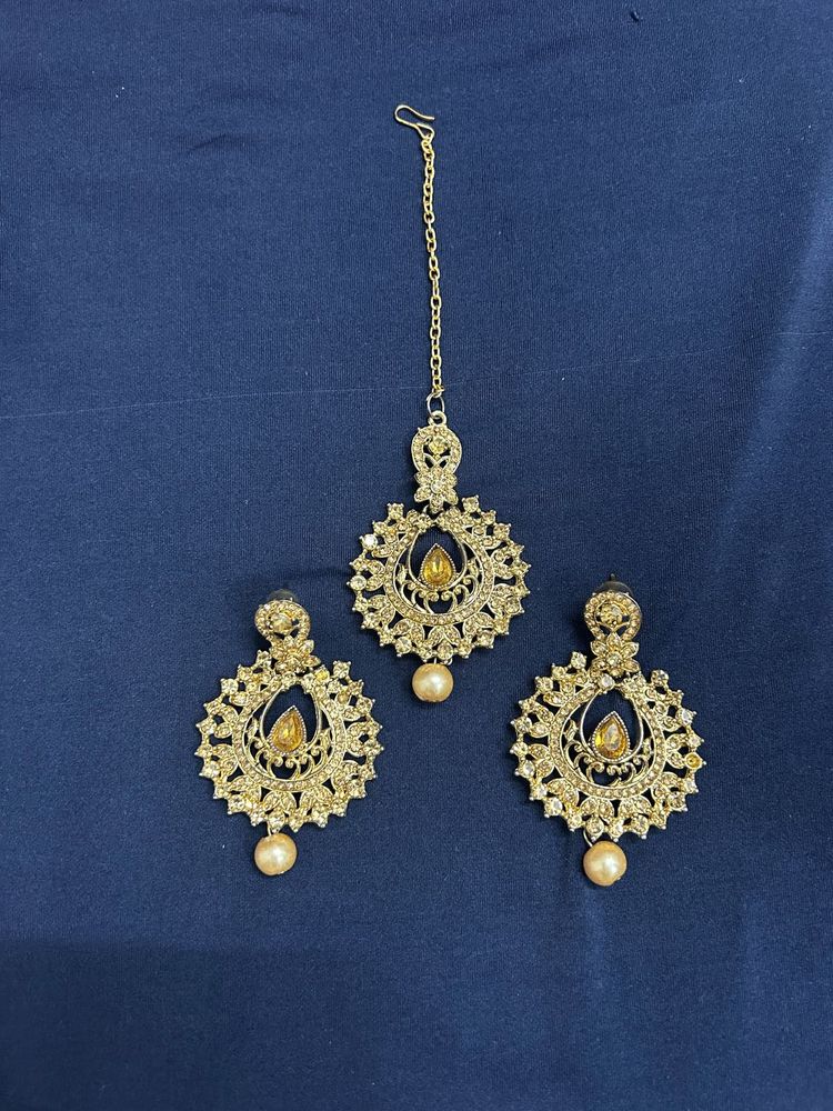 Elegant Gold Indian Jewelry Set