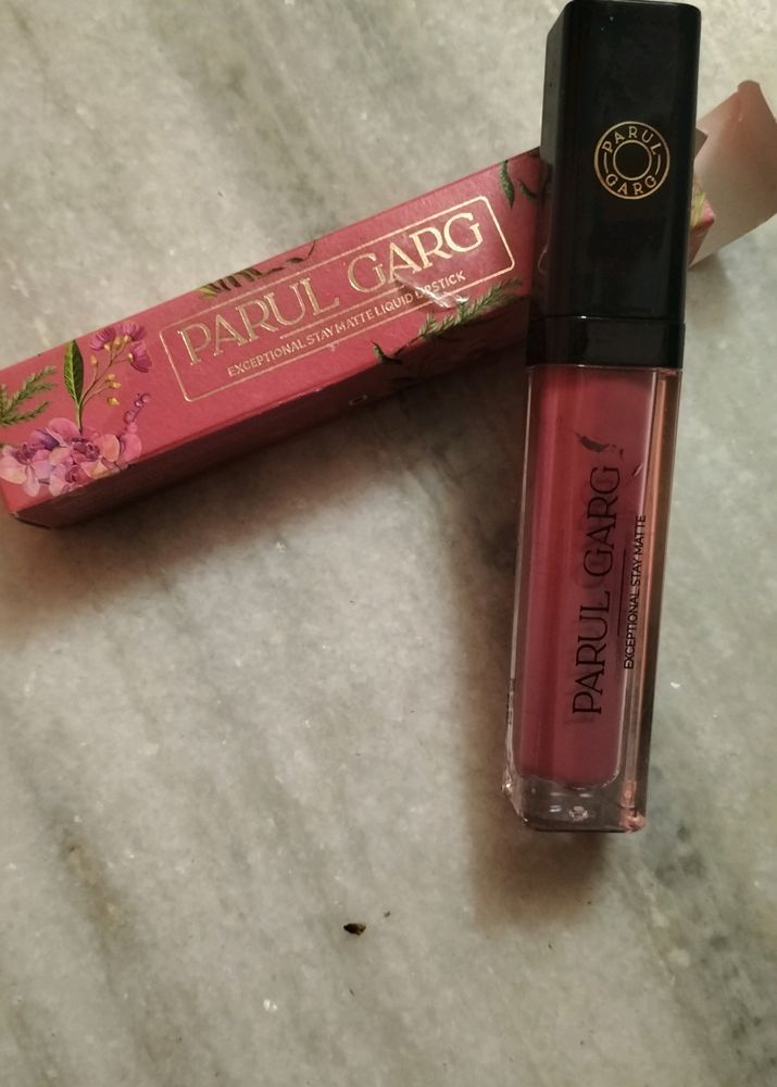 Unused Parul Garg Lipstick 2 Lipistic Combo