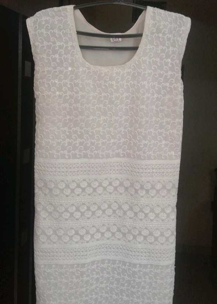 White Embroidered Sleeveless Top/kurta