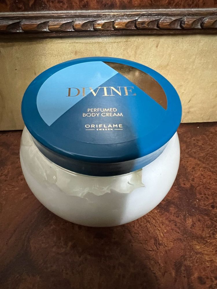 Oriflame Sweden Divine Perfumed Body Cream-250 ml
