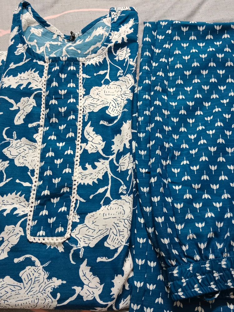 Blue Cotton Kurti With 3/4 Sleeve Design And Straight Pant