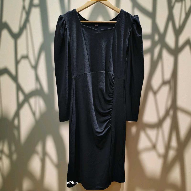 Chic Black Midi Bodycon Dress