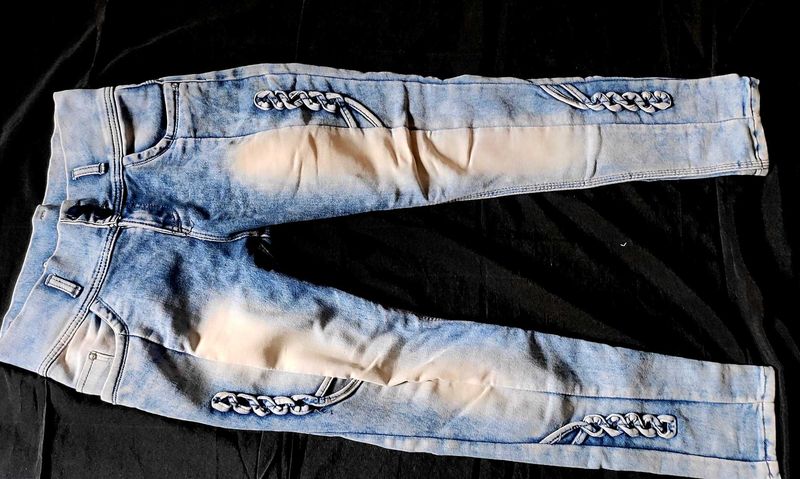 Beautiful Slim Jeans With Design