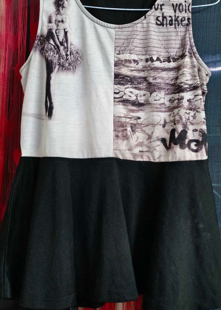 Artistic Monochrome Sleeveless Tunic Top