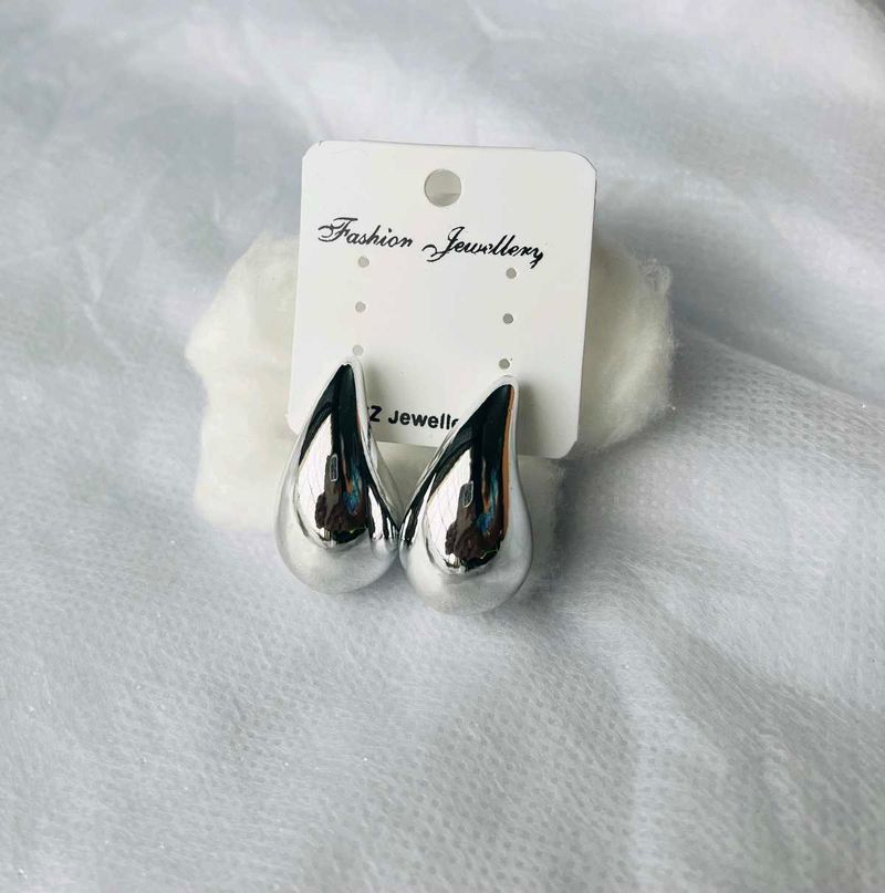 Silver Teardrop Earrings