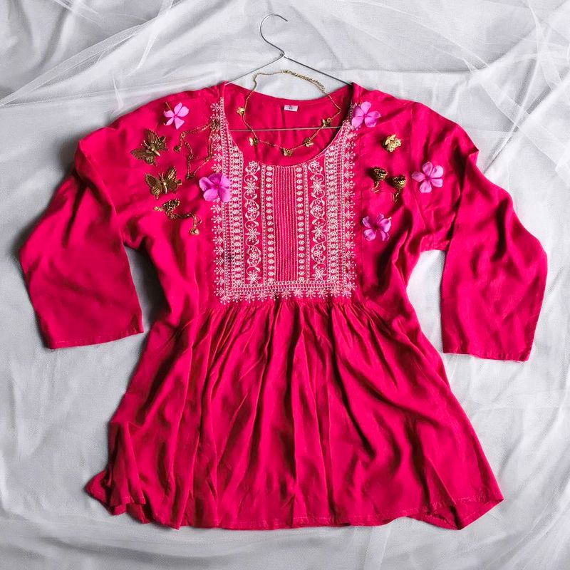 Pink Embroidered Top🌸💗