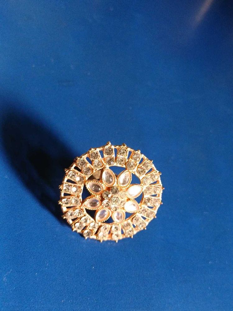 Elegant Floral Design Ring