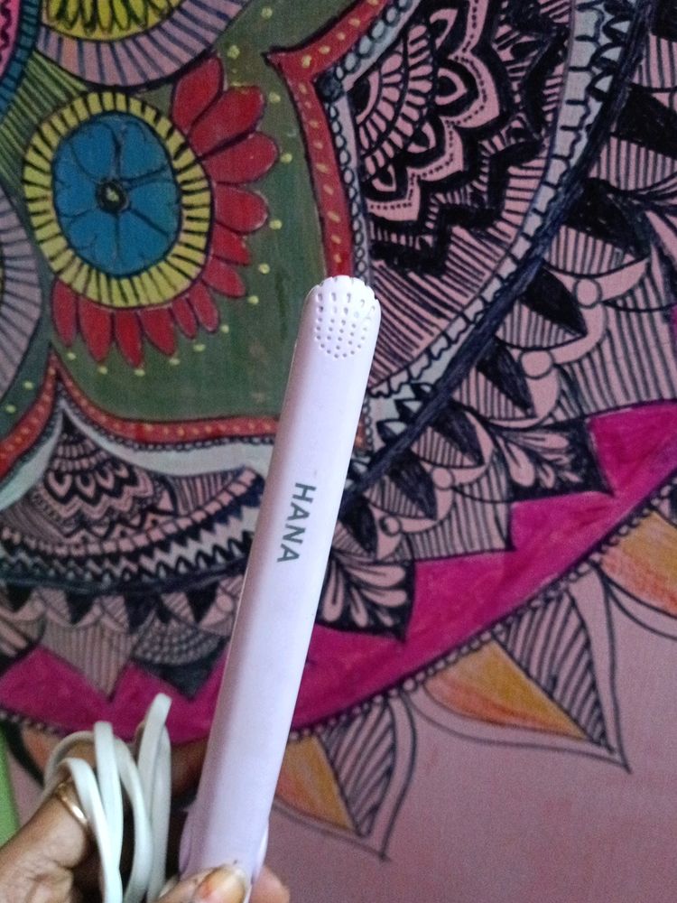 HAIR STRAIGHTNER