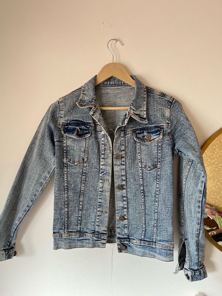 Denim Jacket - Stylish &amp; Versatile