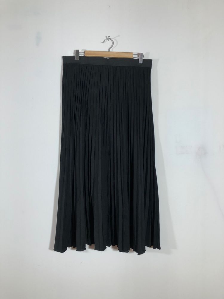 Black Pleated Skirt(Women’s)