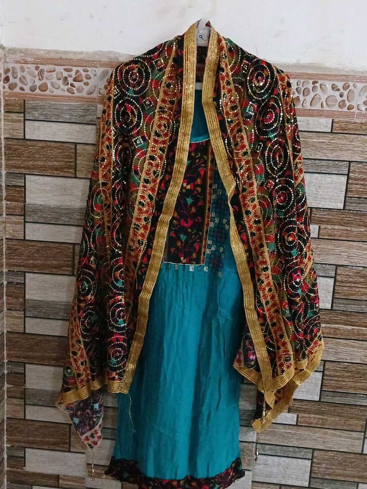Embroidered kurta with dupatta