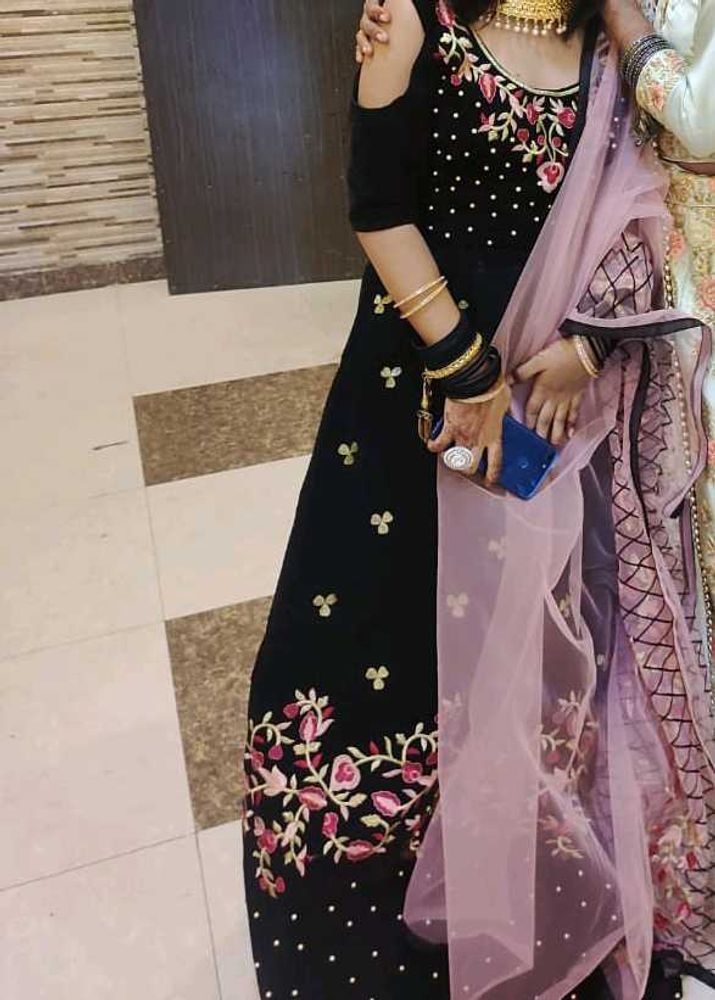 I&#39;m Selling A Gorgeous Lehenga