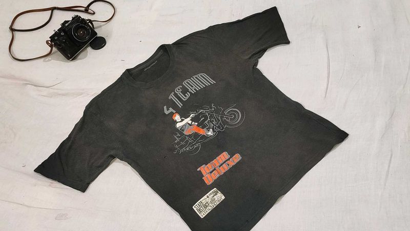 T Unisex Black T-shirt