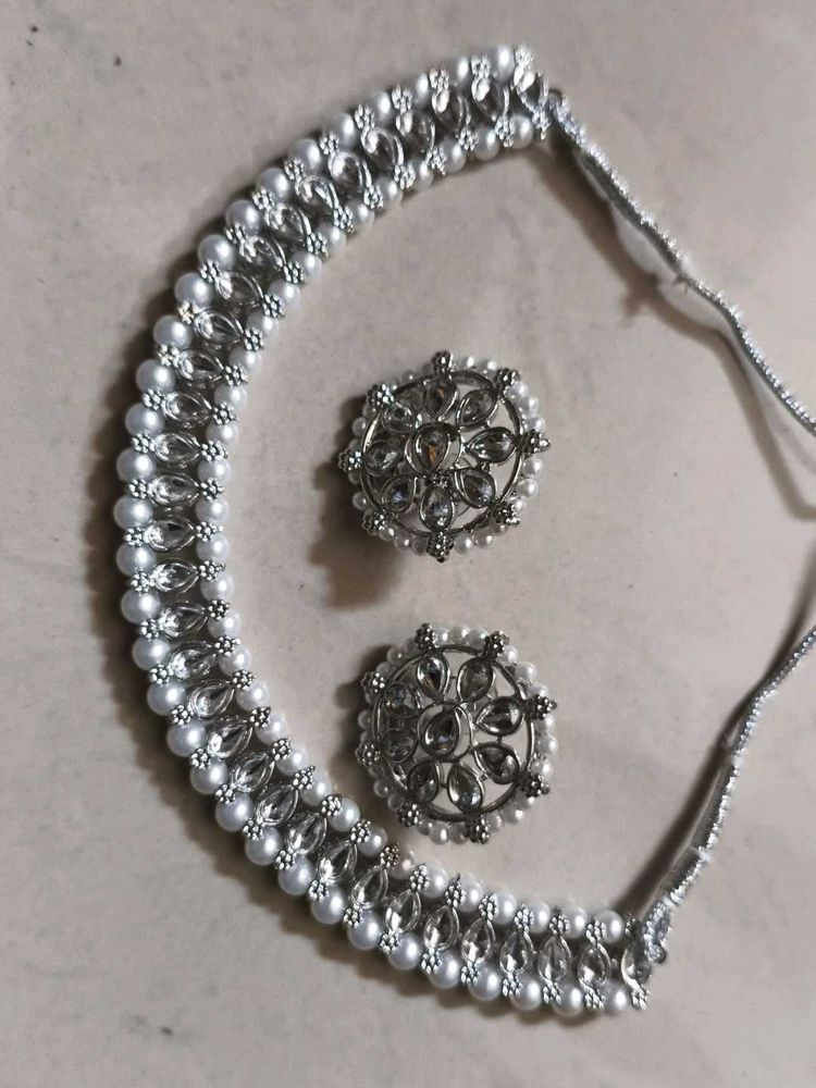 Pearl necklace