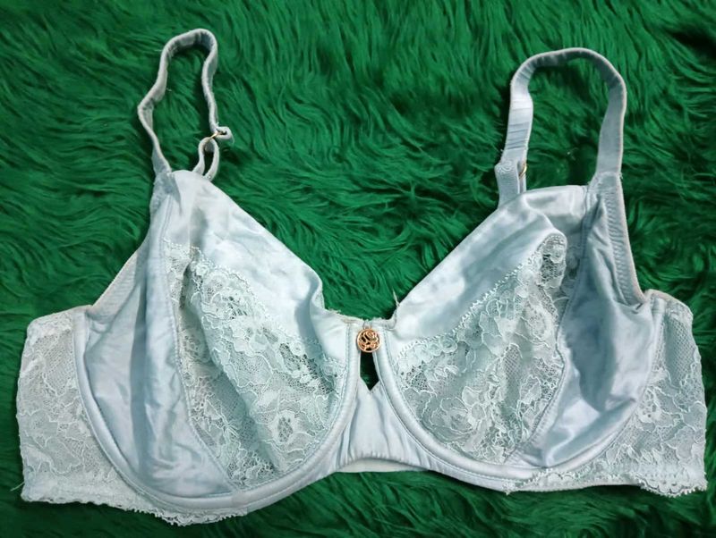 Lace Detail Bra🖤34D