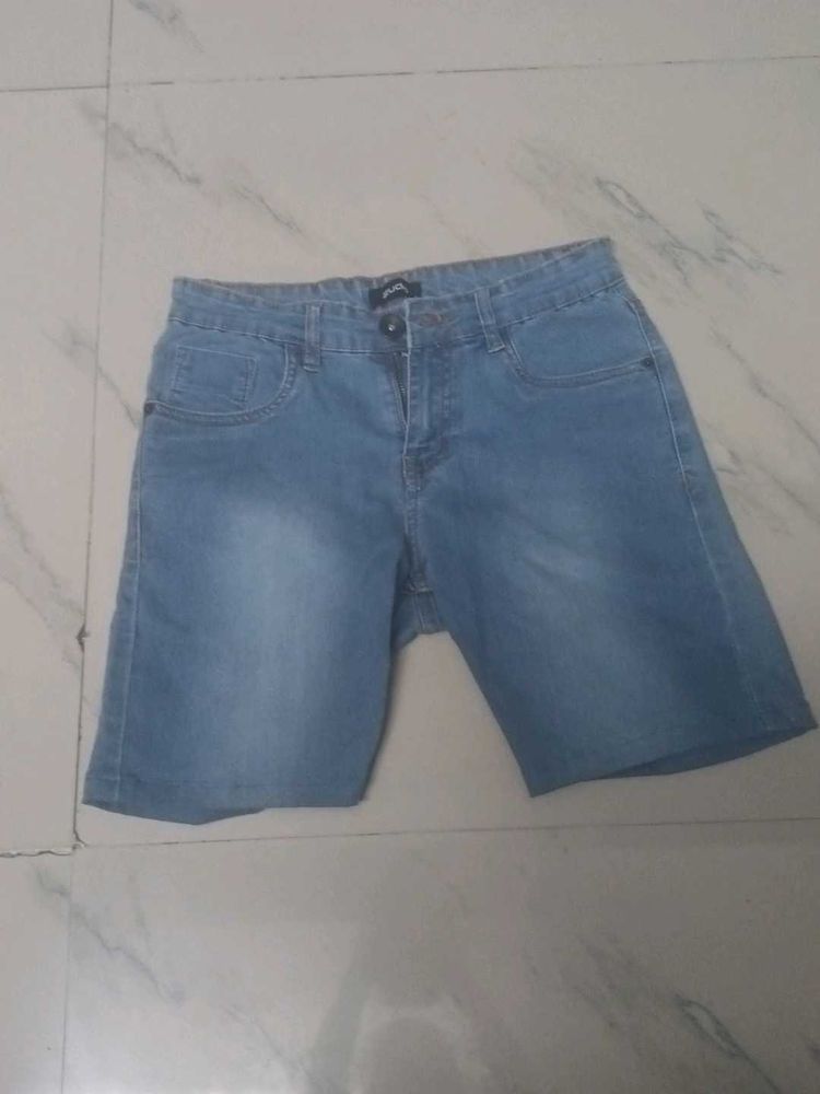 Girls  Short Jeans Of Blue  Colour
