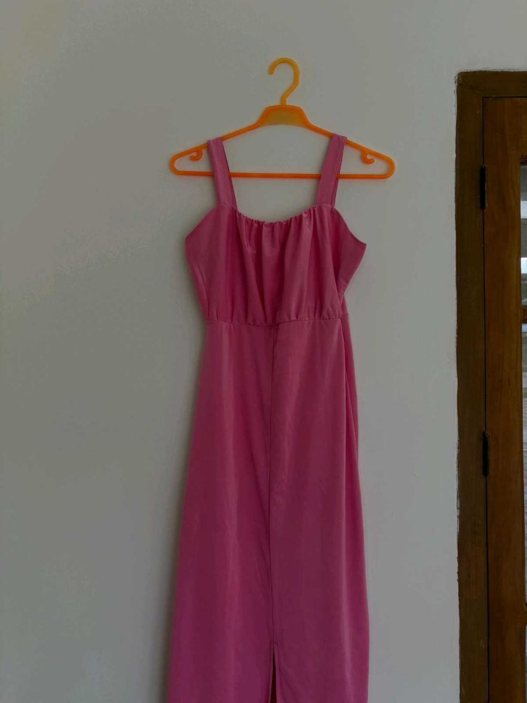 Pink bodycon dress with front slit