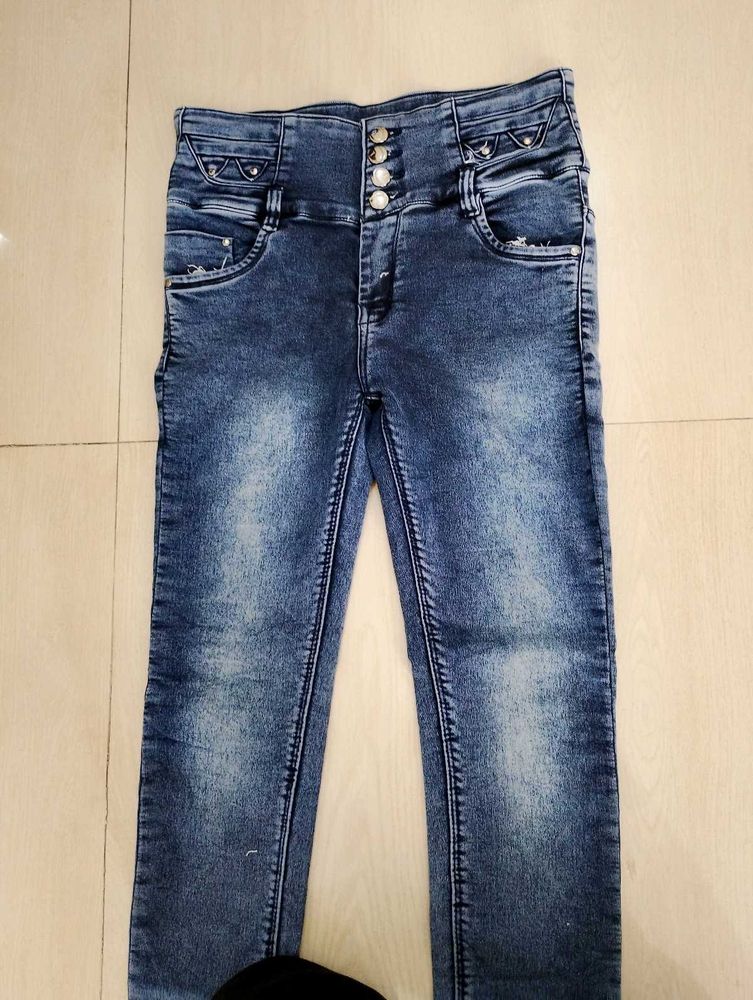 Stylish High-Waisted Jeans