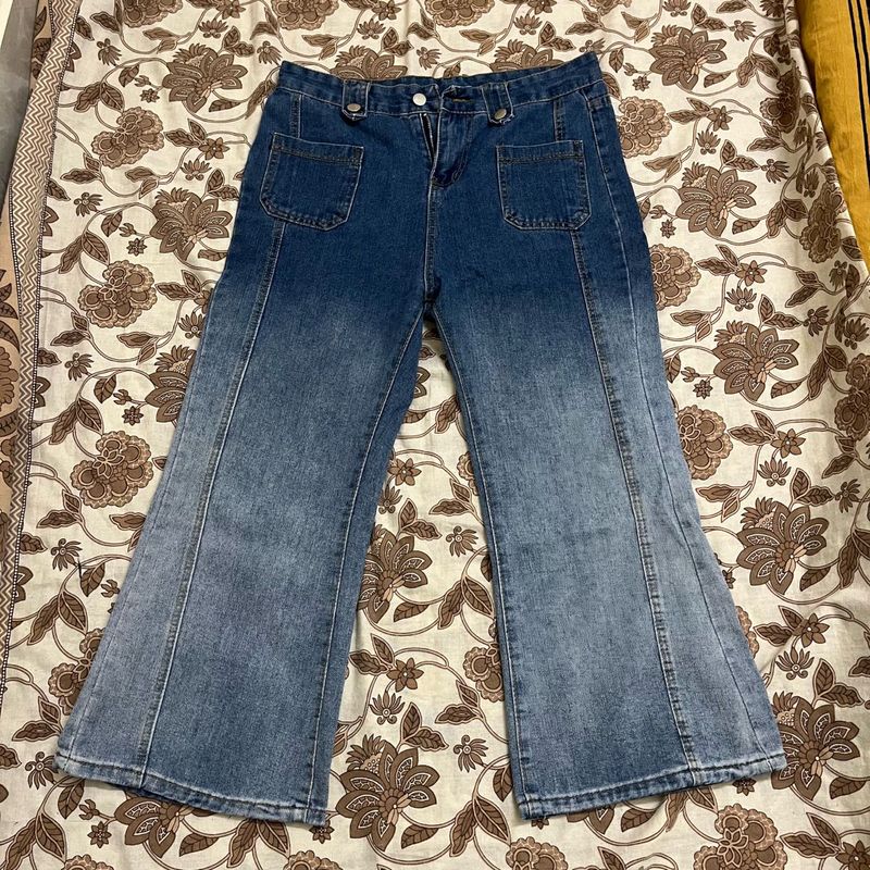 Trendy High-Waisted Flared Jeans