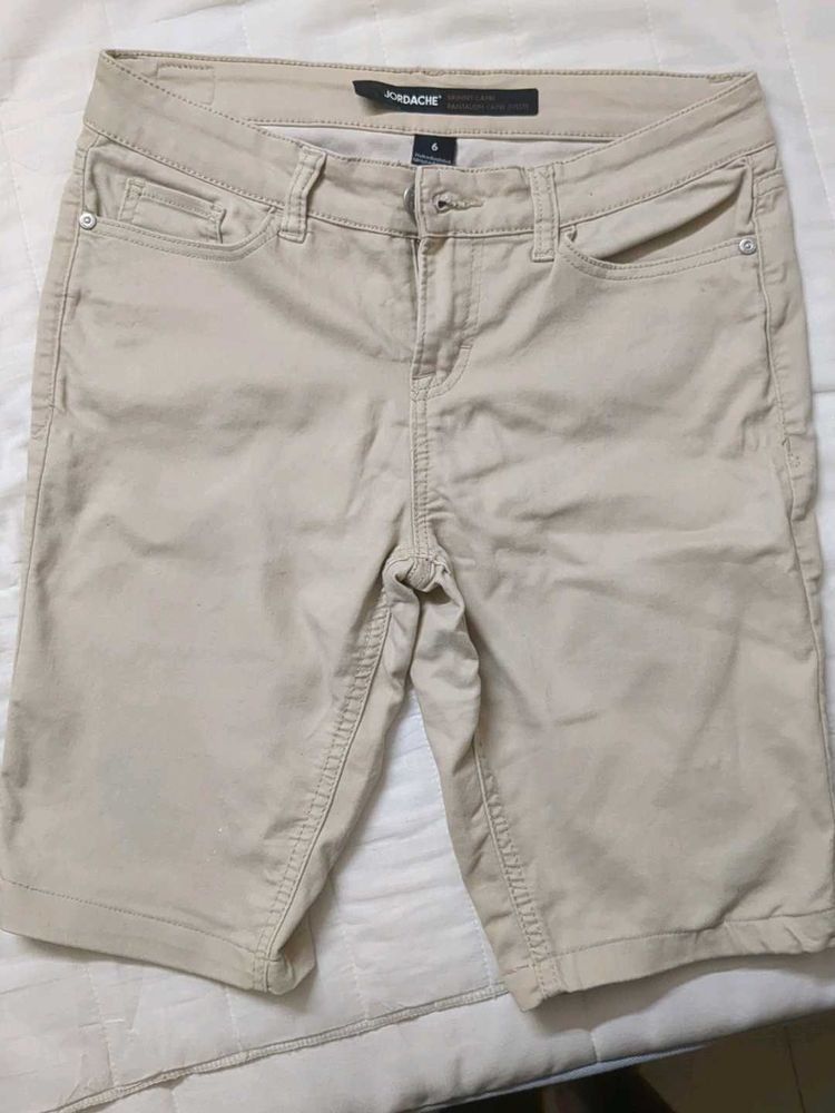 28.5 INCH. BEIGE JORDACHE SHORTS PREMIUM QUALITY