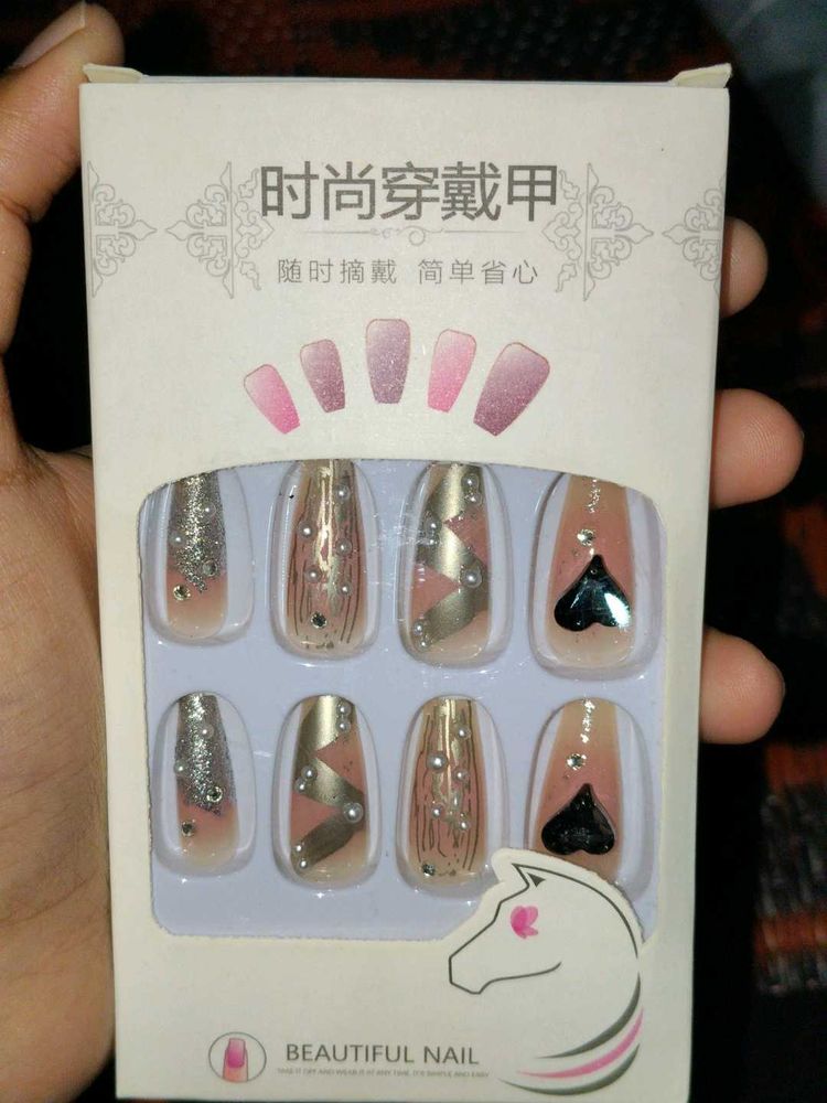 Stylish Press-On Nail Set