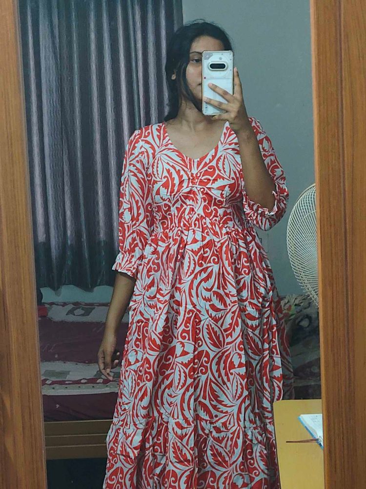 Red &amp; White Leaf Print Maxi Dress