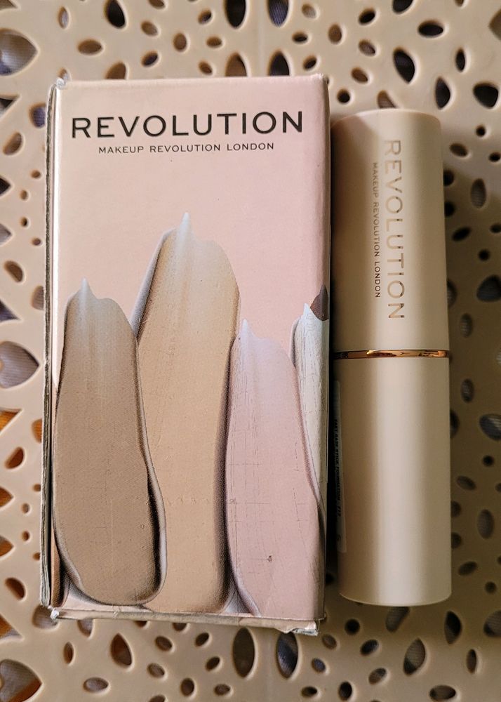 Makeup Revolution Concealer + Foundation Stick Shade F12