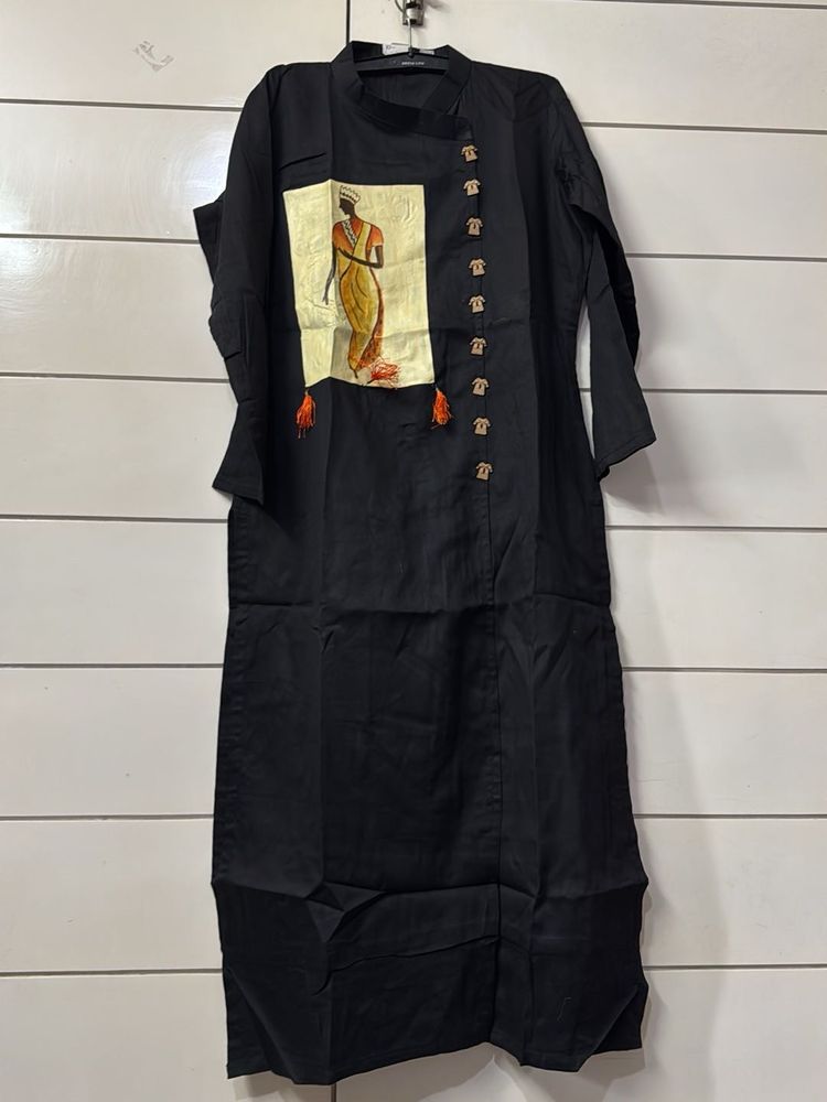 Elegant Black Kurti With Astar
